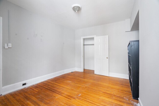 Building Photo - 4159 Ridge Ave