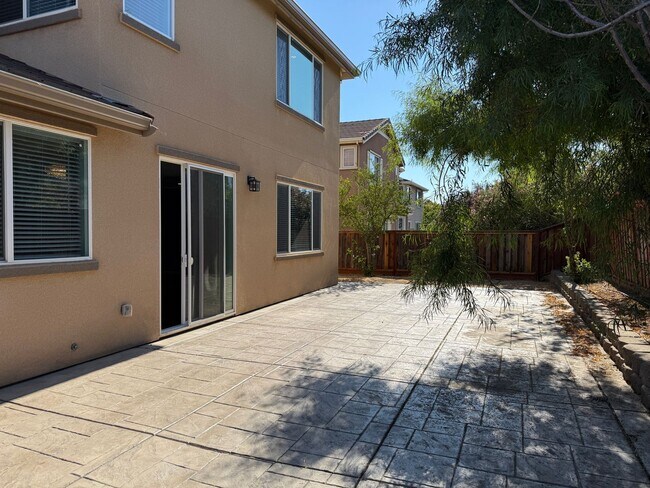 Building Photo - Completely Remodeled home in desirable Mou...