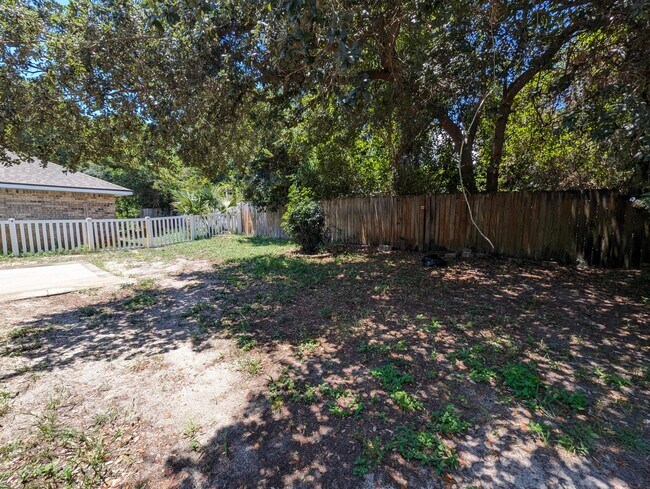 Building Photo - 1020 Freeport Ct