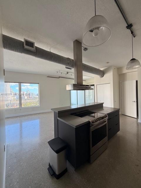 Building Photo - 10 SW South River Dr