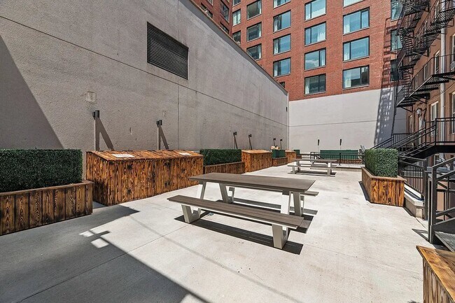 Building Photo - 167 Ludlow St