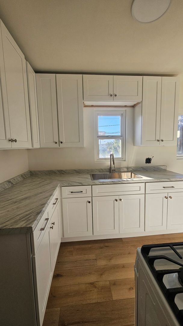 Building Photo - 210901