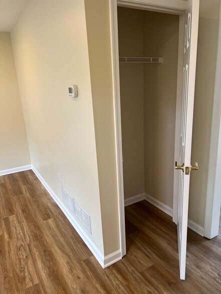 Building Photo - 4171 Kittatinny Dr