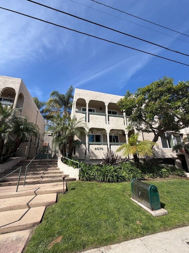 Building Photo - 4070 Riviera Dr