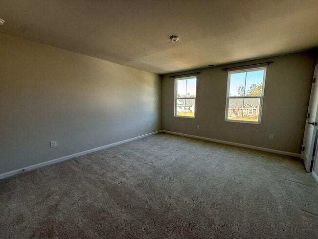 Building Photo - 4 Bedrooms, 2.5 Bathrooms - Home in Armuchee!