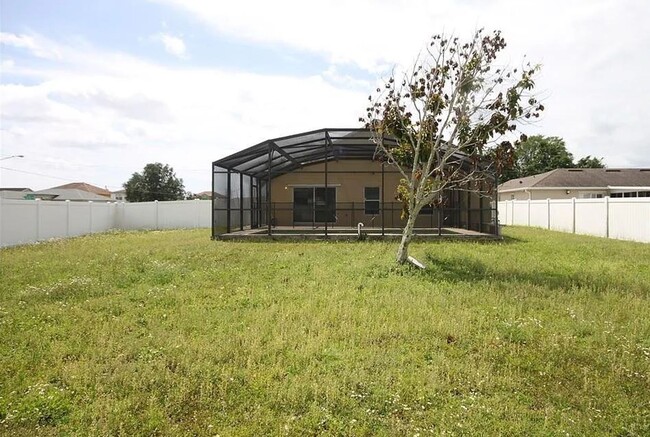 Building Photo - Beautiful 3 Bed and 2 Bath POOL HOME in Ki...