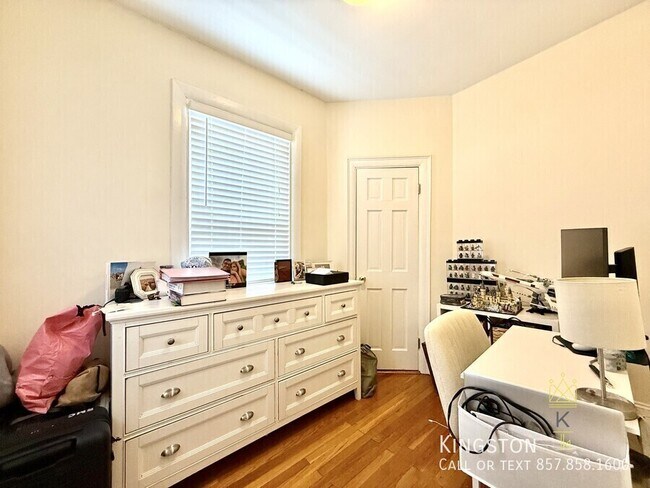 Building Photo - 672 Washington St