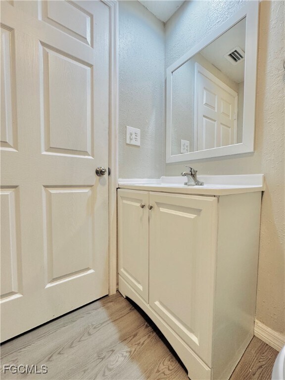 Building Photo - 331 Tarpon Dr