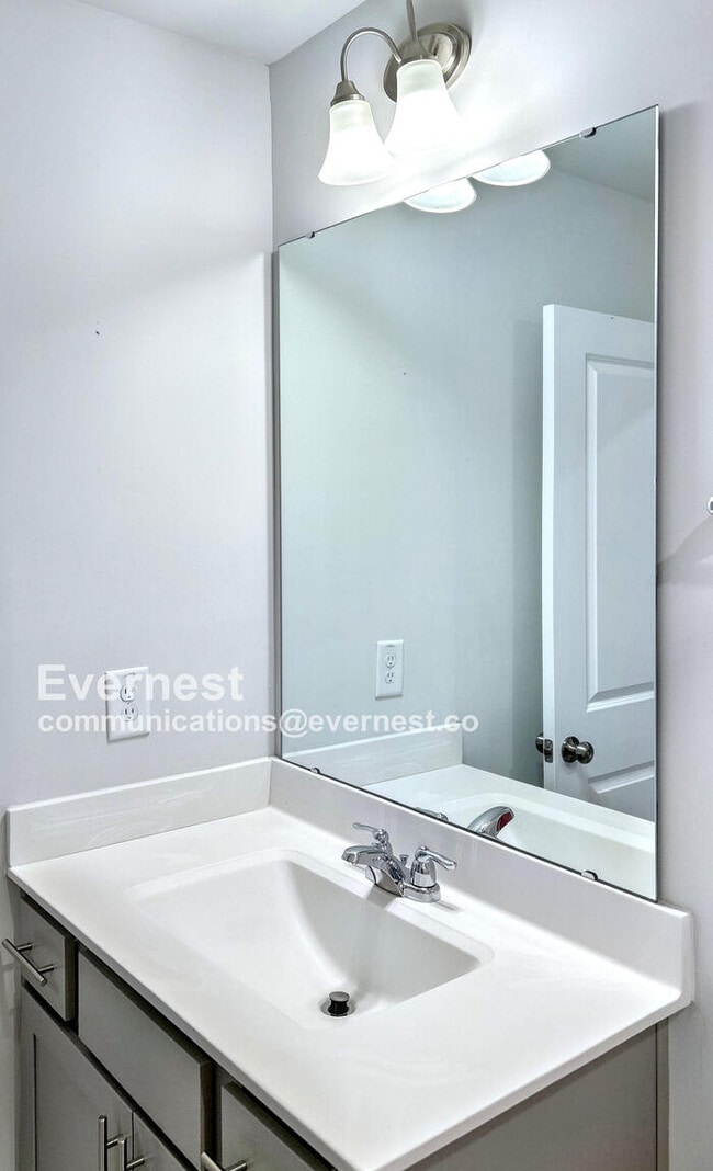 Building Photo - 6529 Mezzo Ln
