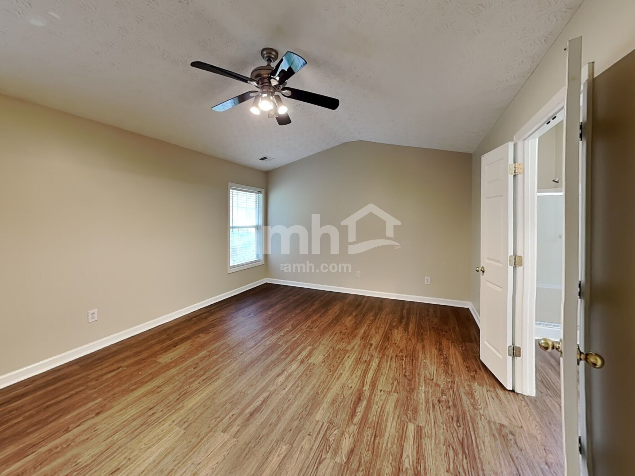 Building Photo - 6932 Silver Bend Pl