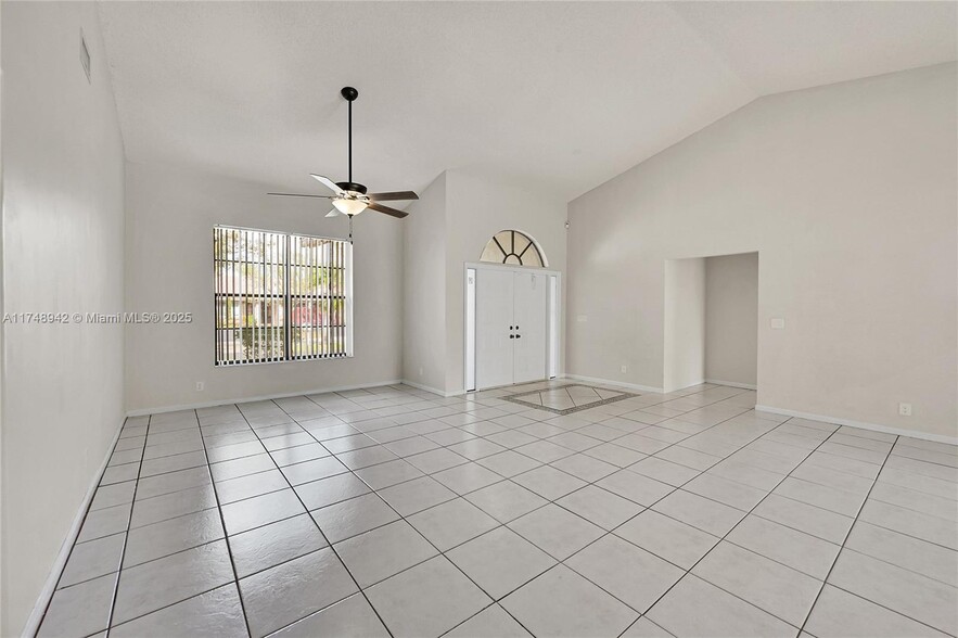 Building Photo - 296 NW 118th Ter