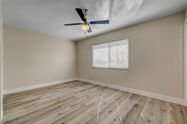Building Photo - 6121 Edgewood Cir
