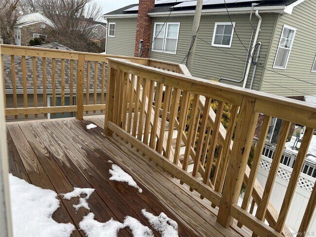 Building Photo - 259 Lincoln Blvd