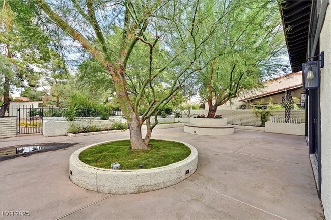 Building Photo - 3328 Plaza Del Paz