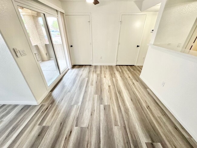 Building Photo - 2 Bedroom, 2 Full Bath Newly Renovated Con...