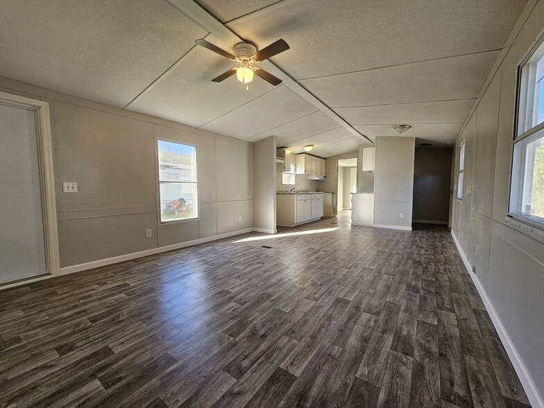 Building Photo - 210 Jamback Rd