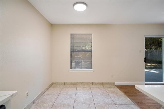 Building Photo - 719 Heatherwood Dr