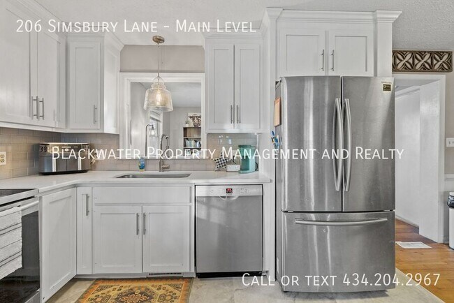 Building Photo - 206 Simsbury Ln