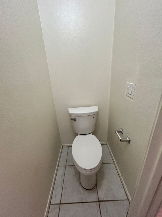 Building Photo - 3 Bed/ 2 Bath Home with Den in Arrowhead Ranch with Pool!