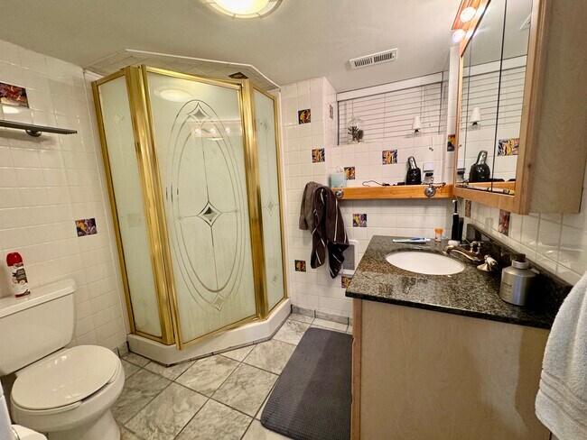 Building Photo - 62 Manet Rd