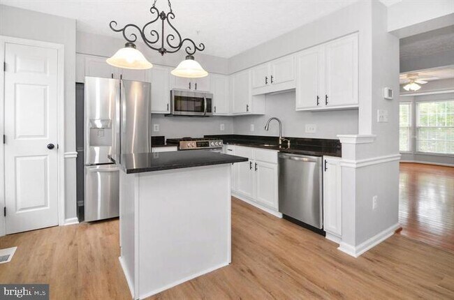 Building Photo - 8534 Pine Meadows Dr