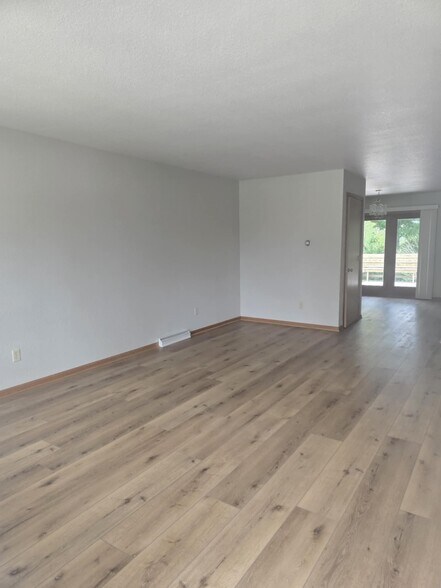 Building Photo - W3176 Elm Ln
