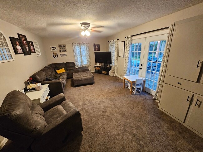 Building Photo - 175 Bluff View Dr