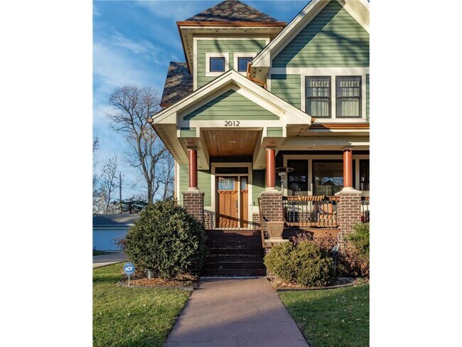 Building Photo - 2012 W Laurel Ave