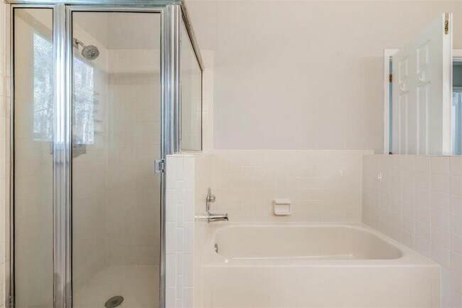 Building Photo - 16105 Stowe Ct