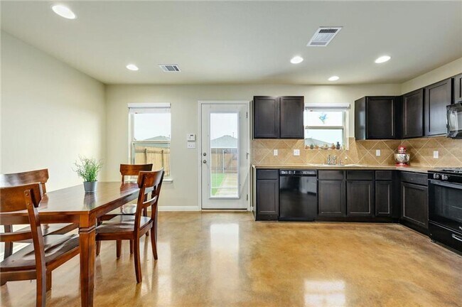 Building Photo - Beautiful Three Bedroom Home for Rent in Chaparral Crossing