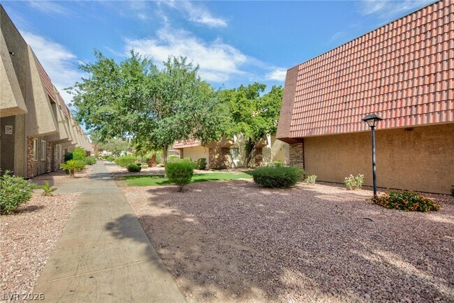 Building Photo - 5240 Indian River Dr
