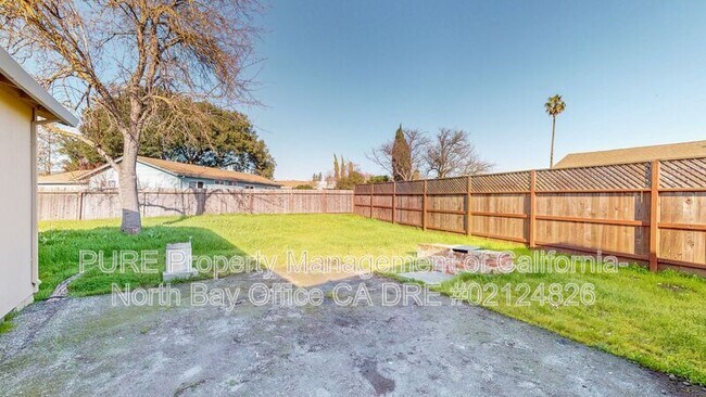 Building Photo - 1139 St Anthony Ln