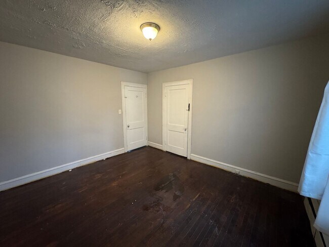 Building Photo - 12611 Franklin Blvd