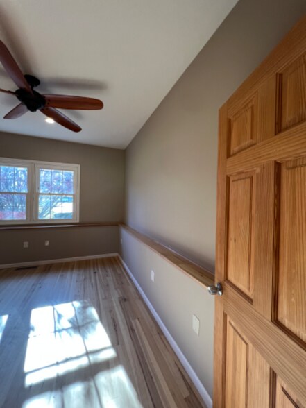 Building Photo - 520 Trumbull Hwy