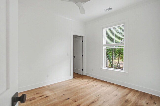 Building Photo - 3 Bedroom Home near Parkside in Savannah