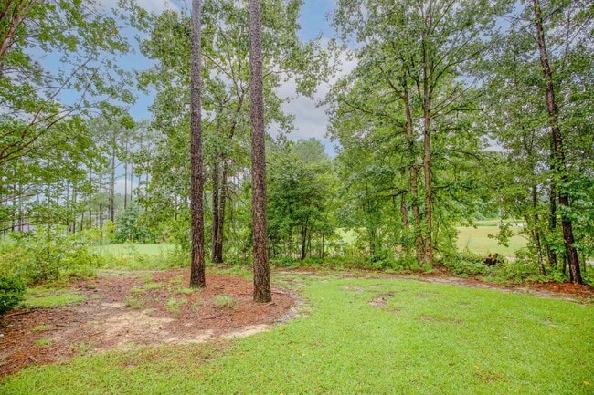Building Photo - Charming 3 bed, 2.5 bath home with bonus t...