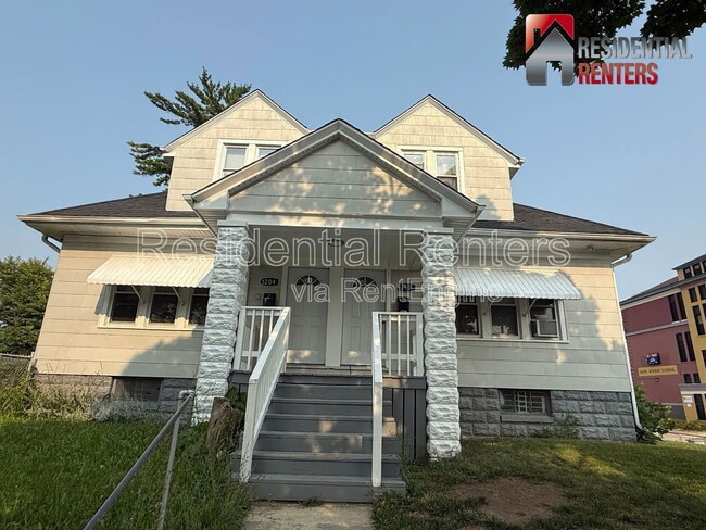 Building Photo - 3204 N 24th St