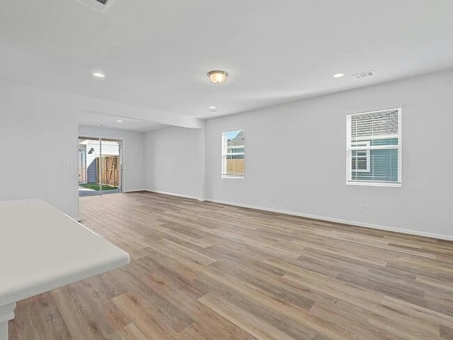 Building Photo - 209 Cherry Blossom Ln