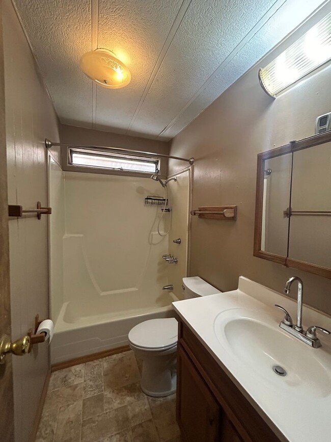 Building Photo - Adorable 2 bedroom 1 bath modular home in ...