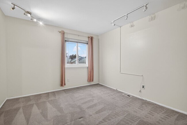 Building Photo - 34 Jeffrey Cir