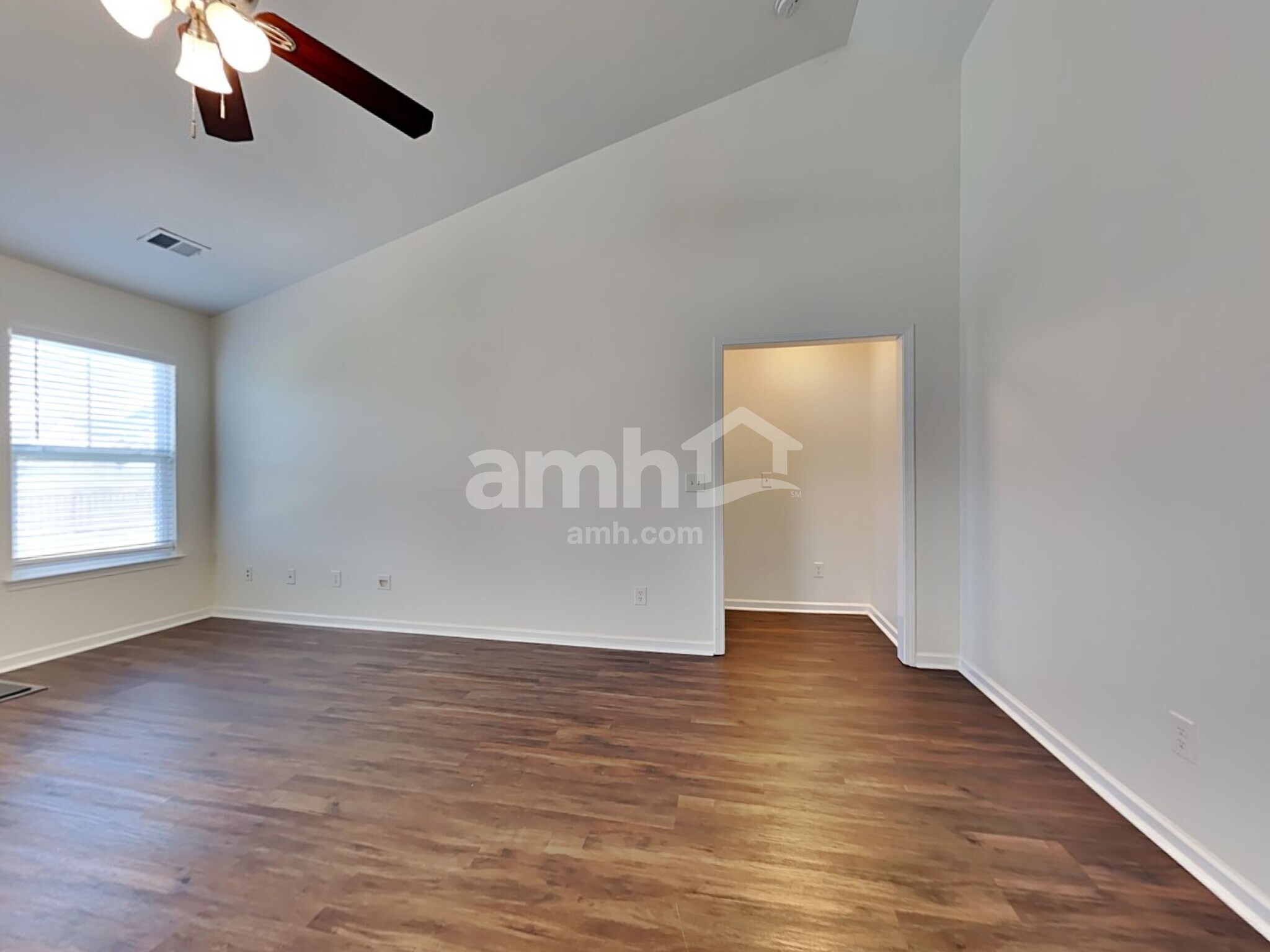 Building Photo - 129 Charlesfort Way