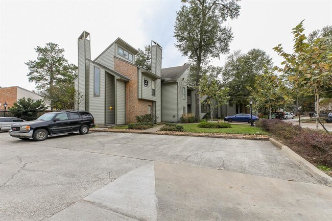 Building Photo - 17417 Red Oak Dr