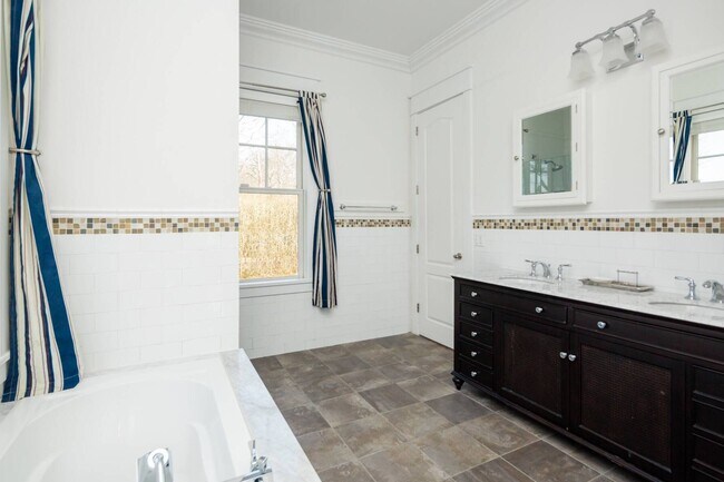 Building Photo - 29 South St