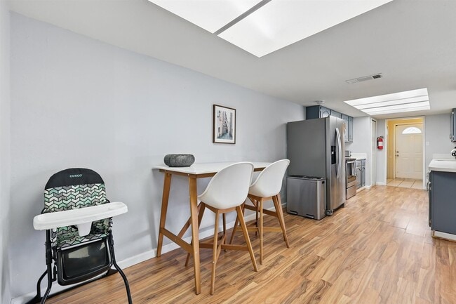 Building Photo - 3454 Livingston Ln