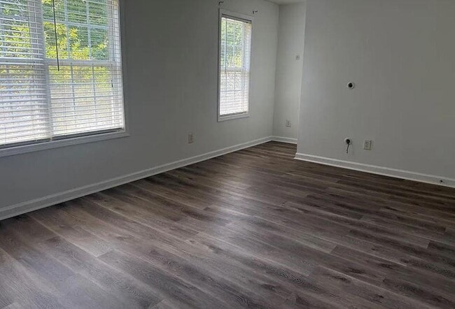 Building Photo - 6016 Leeshire Trace