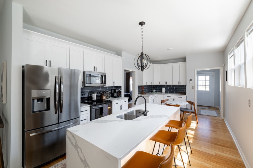 Building Photo - 1121 Laurel St