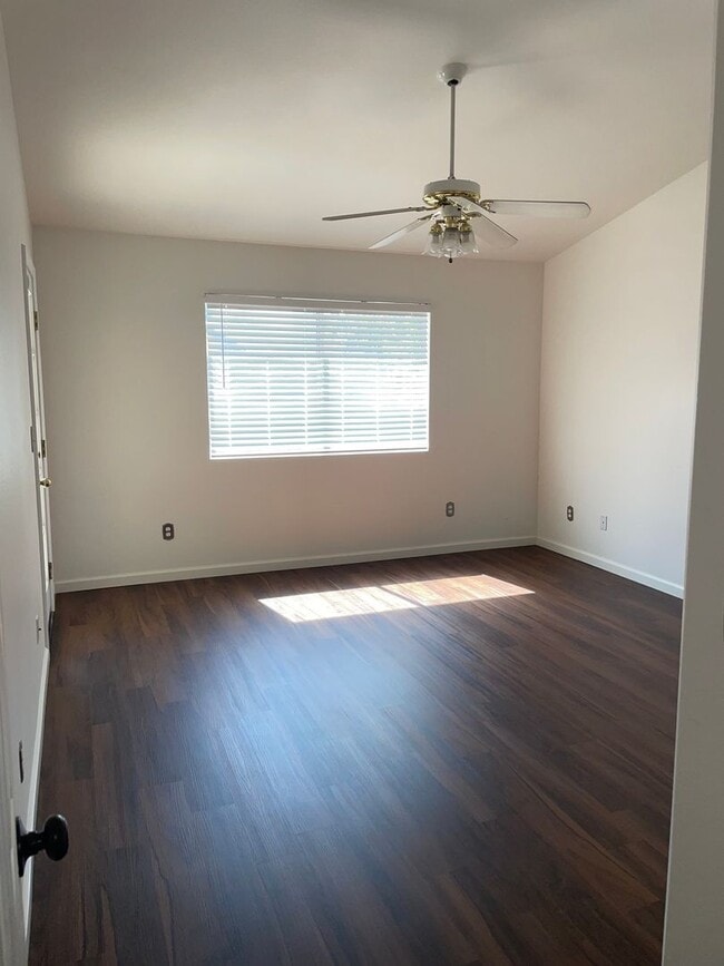 Building Photo - Charming 4 Bedroom Home For Rent