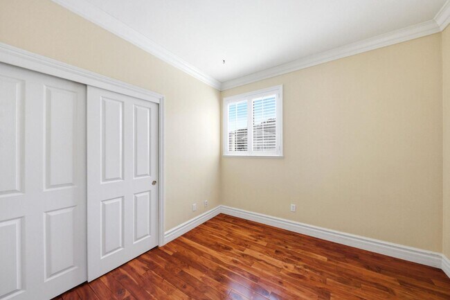 Building Photo - 200 Live Oak Way