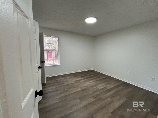 Building Photo - 112 Cluster Oaks Ct