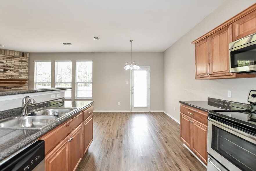 Building Photo - 3686 Juniper Hills Dr